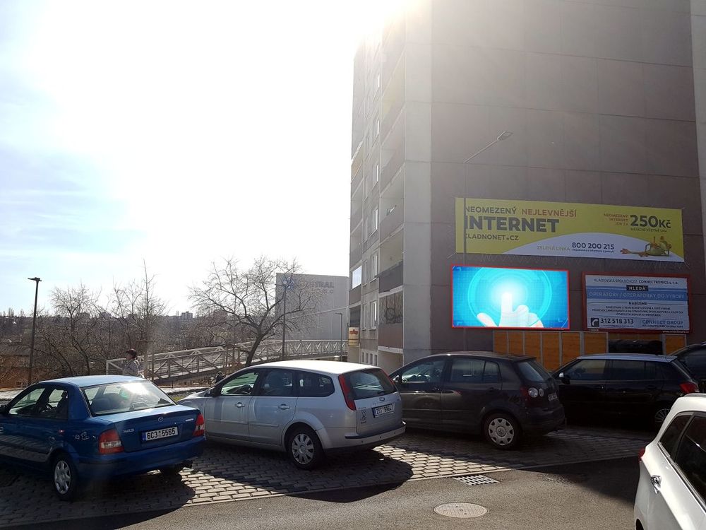 Václava Rabase - směr centrum, Kladno, u lávky do OC Central Kladno